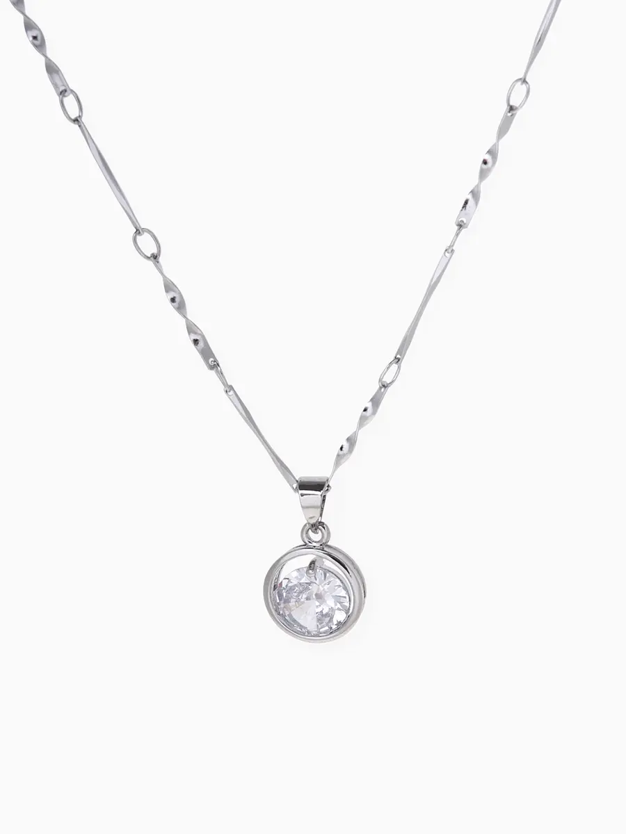 

Кулон на цепочке, Белый