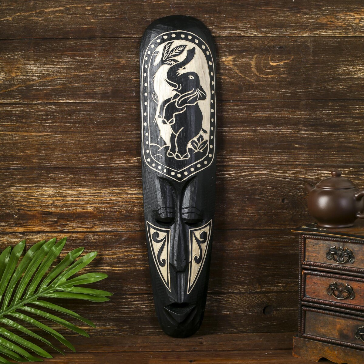 

Маска настенная