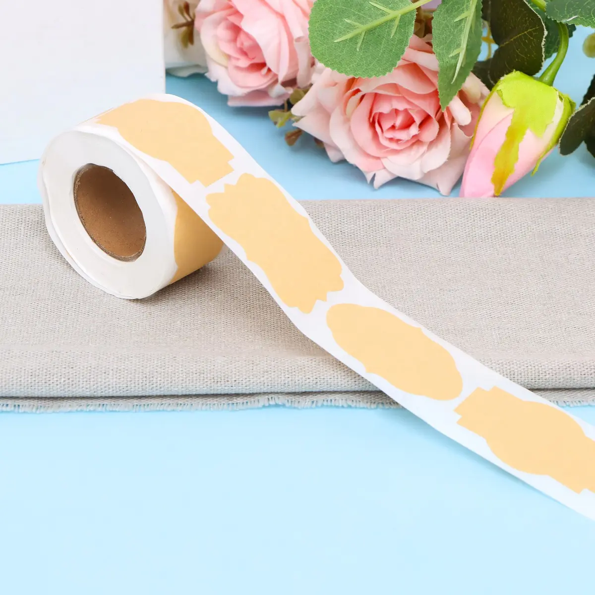 

Наклейки крафт в рулоне