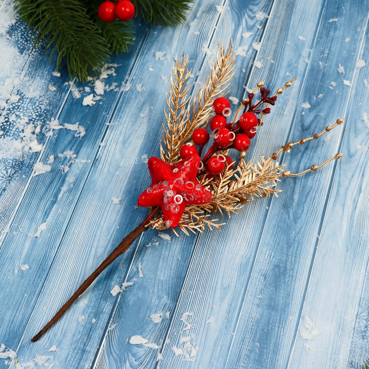 

Еловая ветка декоративная, Красный