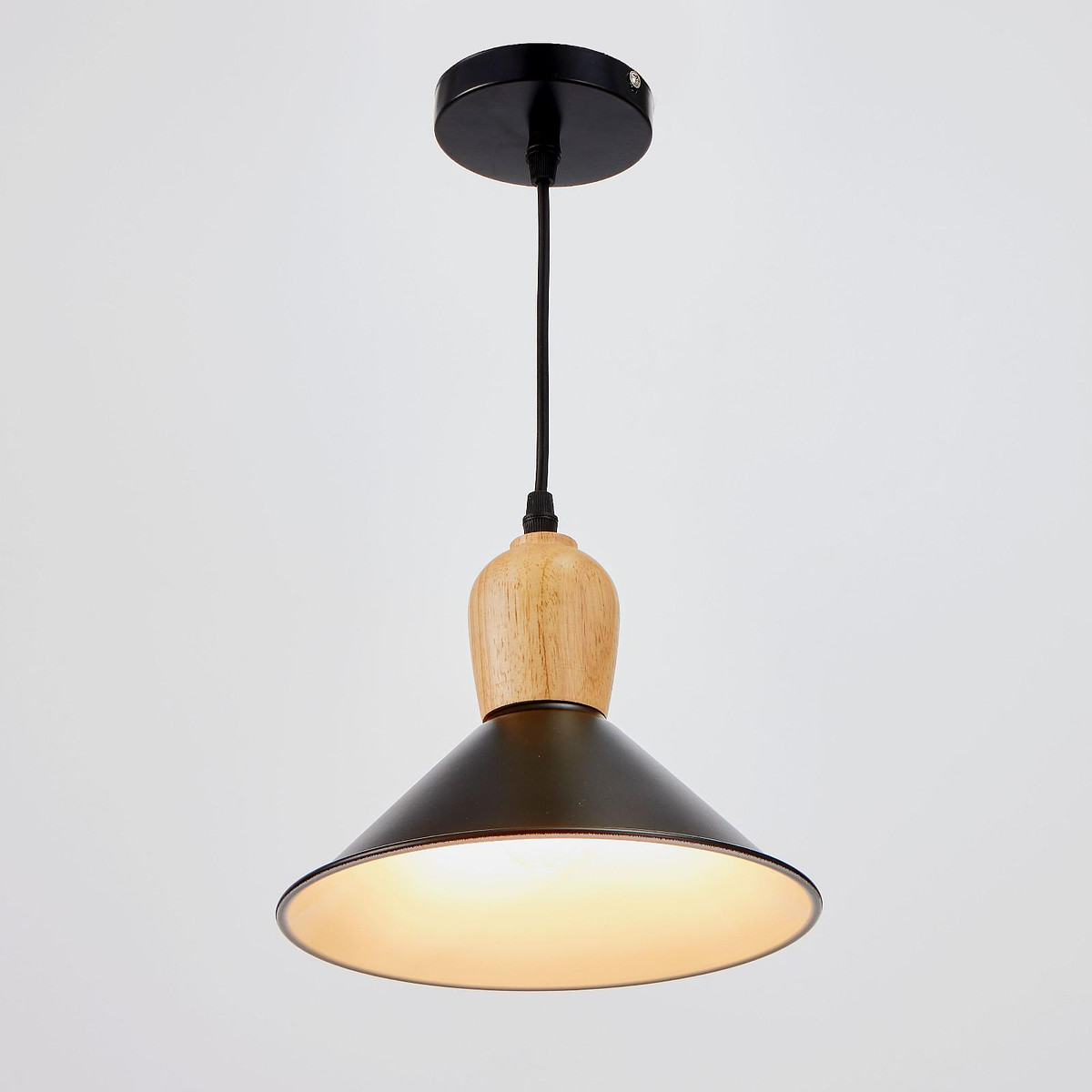 

Светильник bayerlux 2034831/1 e27 40 вт черный 22×22×21 см