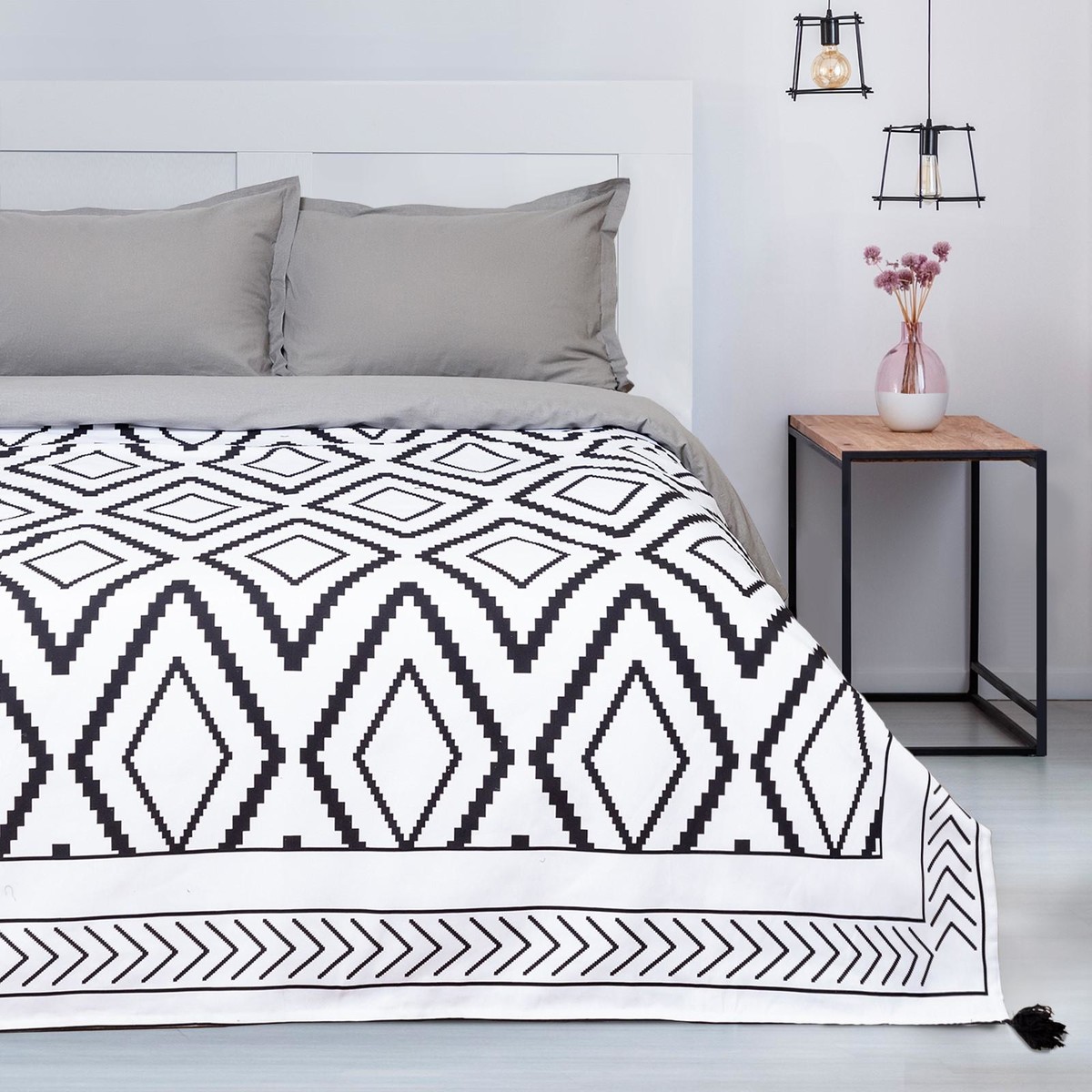 

Покрывало, Черный;белый