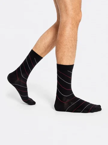 Носки мужские черные с рисунком в виде к