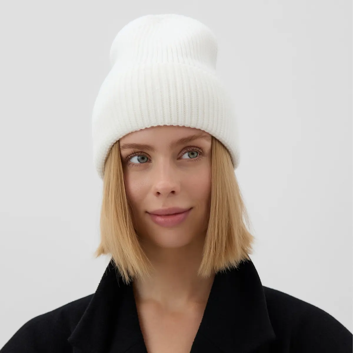 

Шапка с отворотом женская minaku, размер -, экрю, Белый