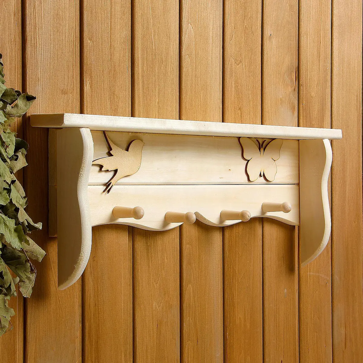 

Полка - вешалка для бани и сауны