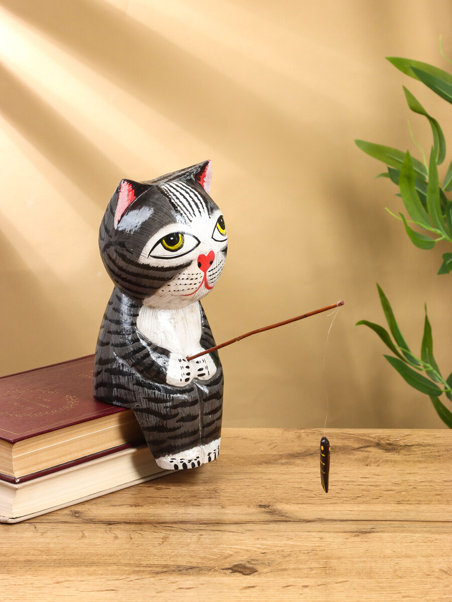 

Сувенир, Серый